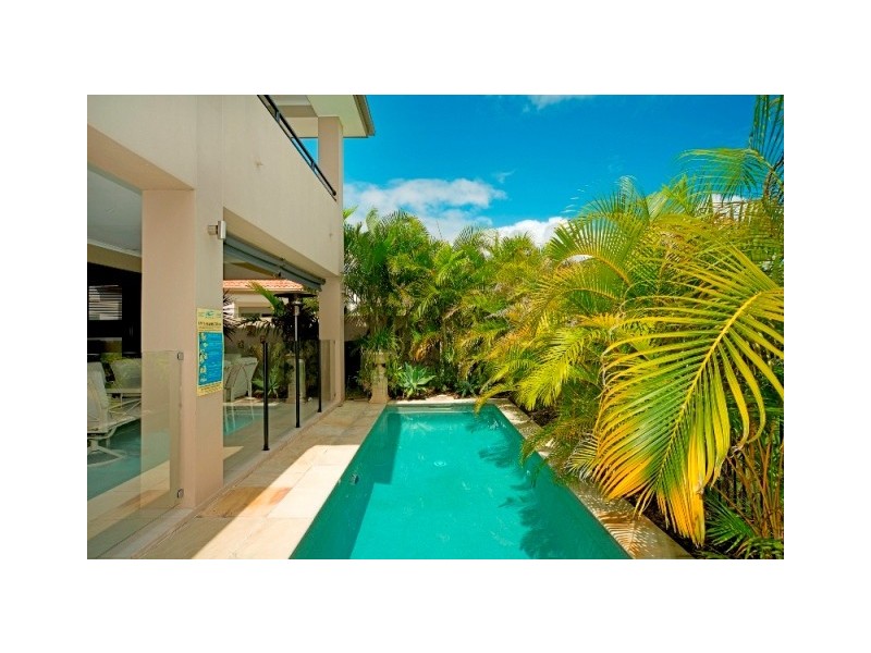 2548 Gowrie Way, Hope Island QLD 4212