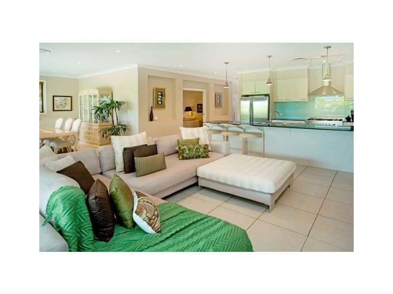 2548 Gowrie Way, Hope Island QLD 4212