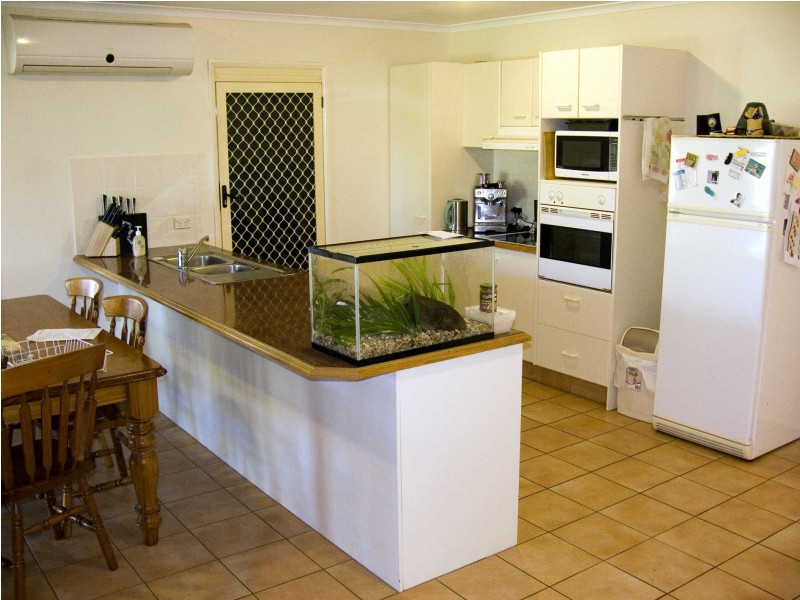 24 Blueash Crescent, Oxenford QLD 4210