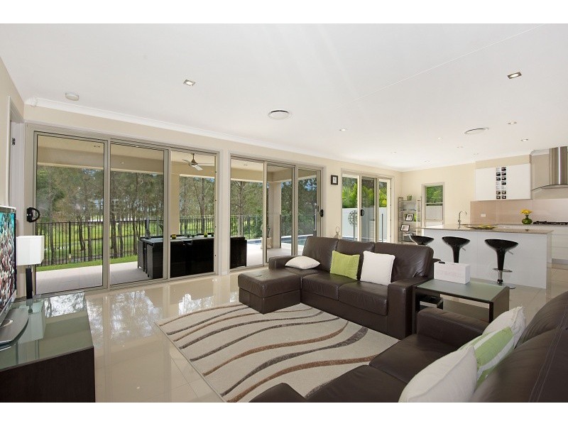 32 Rhodium Crescent, Hope Island QLD 4212