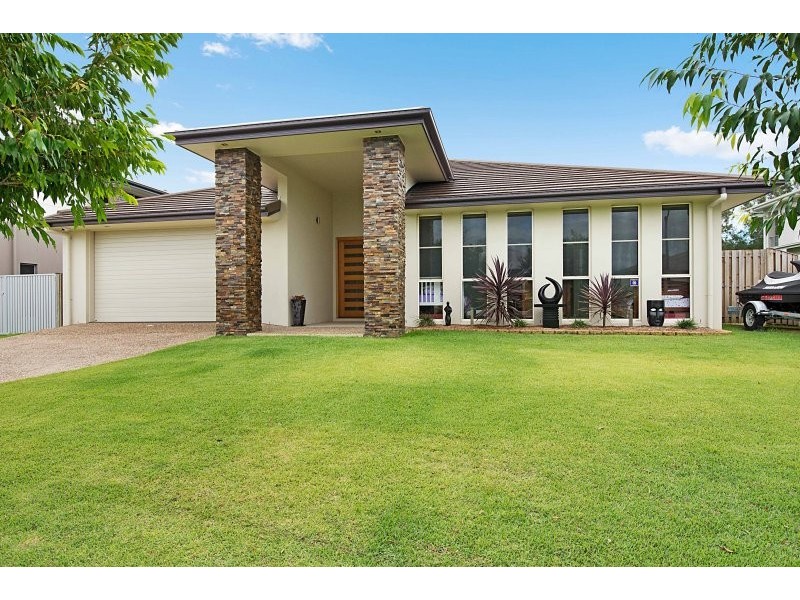 32 Rhodium Crescent, Hope Island QLD 4212