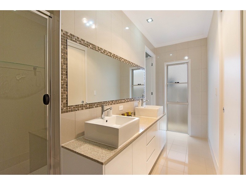 32 Rhodium Crescent, Hope Island QLD 4212