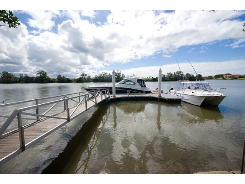 11 River Cove Place, Helensvale QLD 4212