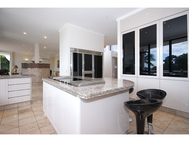 11 River Cove Place, Helensvale QLD 4212