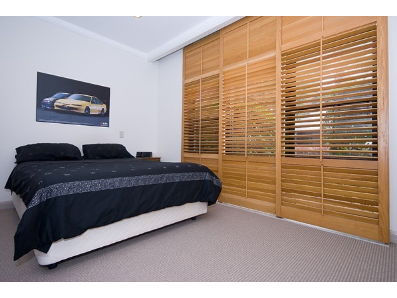11 River Cove Place, Helensvale QLD 4212