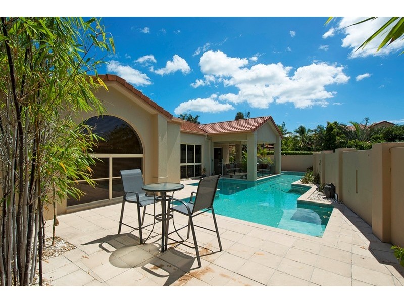 1643 Riverdale Drive, Hope Island QLD 4212