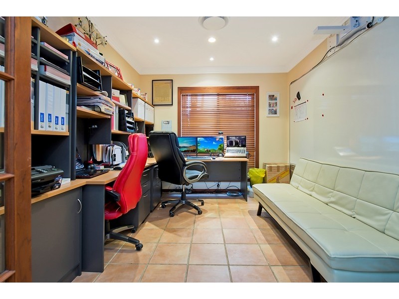 1643 Riverdale Drive, Hope Island QLD 4212