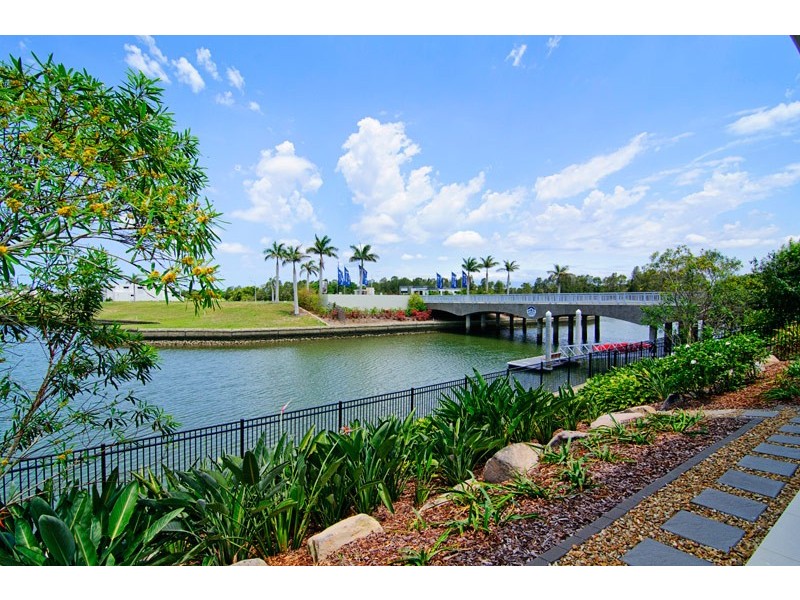 7529 Springfield Drive, Hope Island QLD 4212