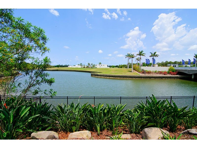 7529 Springfield Drive, Hope Island QLD 4212