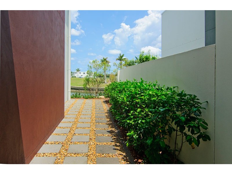 7529 Springfield Drive, Hope Island QLD 4212