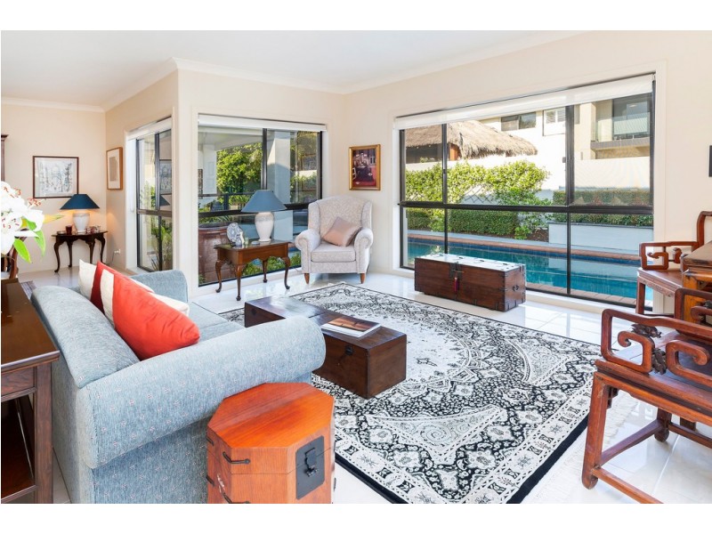 1649 Riverdale Court, Hope Island QLD 4212