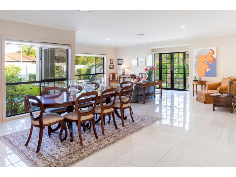 1649 Riverdale Court, Hope Island QLD 4212