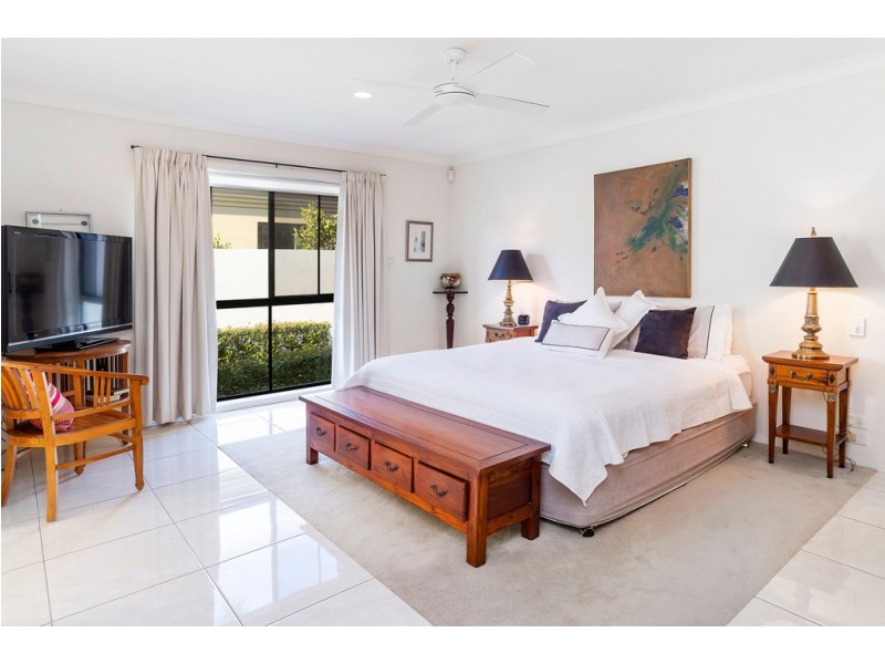 1649 Riverdale Court, Hope Island QLD 4212