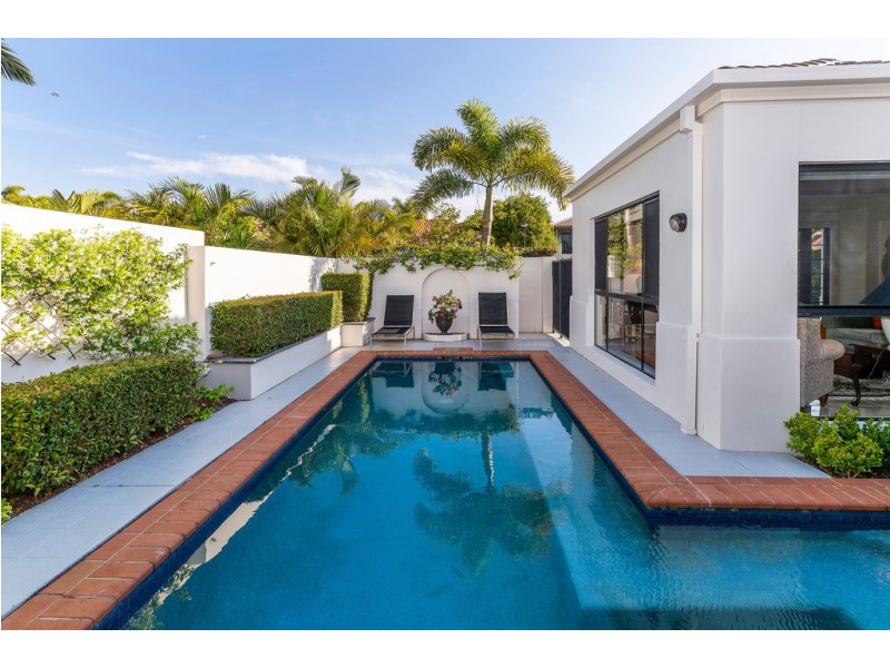 1649 Riverdale Court, Hope Island QLD 4212