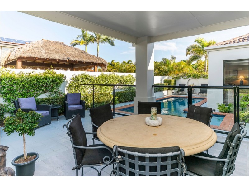 1649 Riverdale Court, Hope Island QLD 4212