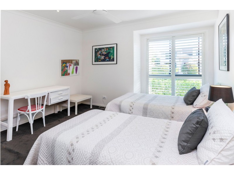 1649 Riverdale Court, Hope Island QLD 4212