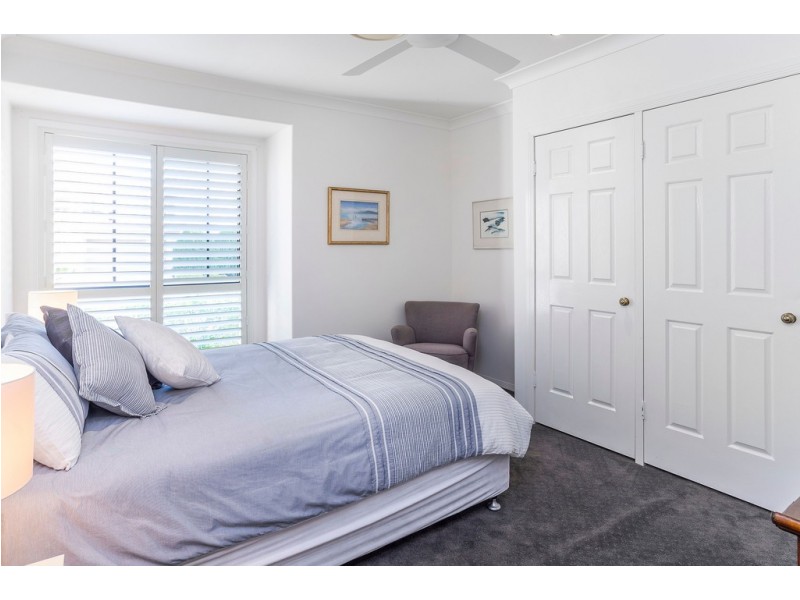 1649 Riverdale Court, Hope Island QLD 4212