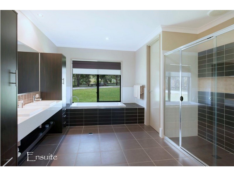41 Lagoon Park Drive, Maudsland QLD 4210