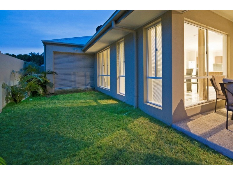 27 Rhodium Crescent, Hope Island QLD 4212