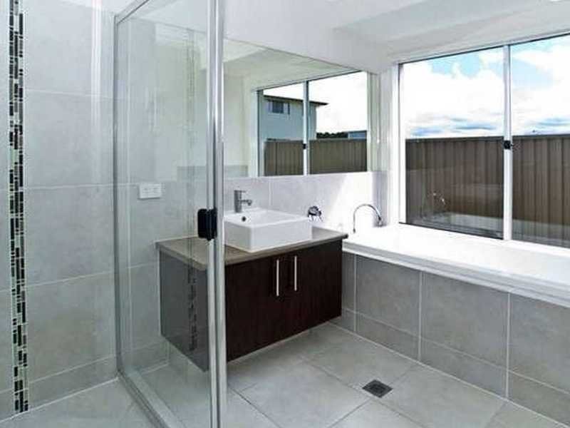 27 Rhodium Crescent, Hope Island QLD 4212