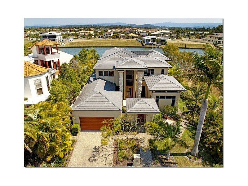 1667 Riverdale Drive, Hope Island QLD 4212