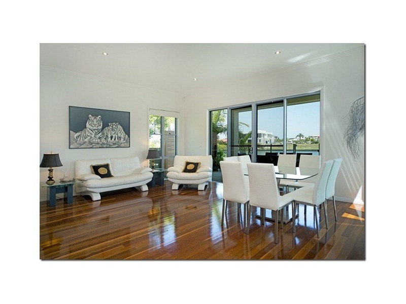 1667 Riverdale Drive, Hope Island QLD 4212