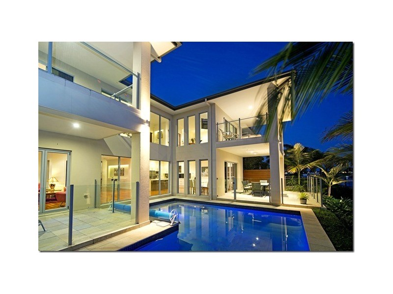 1667 Riverdale Drive, Hope Island QLD 4212