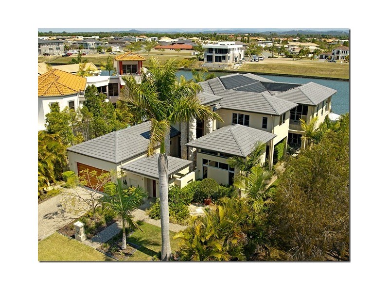 1667 Riverdale Drive, Hope Island QLD 4212