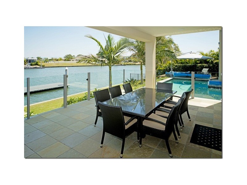 1667 Riverdale Drive, Hope Island QLD 4212