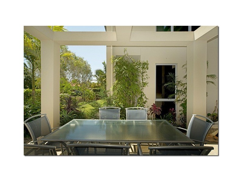 1667 Riverdale Drive, Hope Island QLD 4212