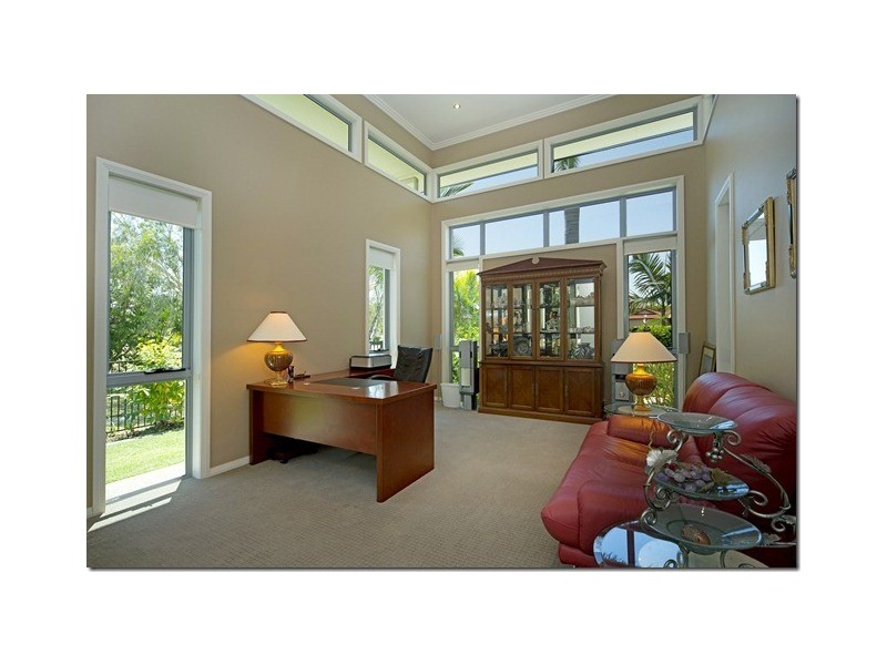 1667 Riverdale Drive, Hope Island QLD 4212