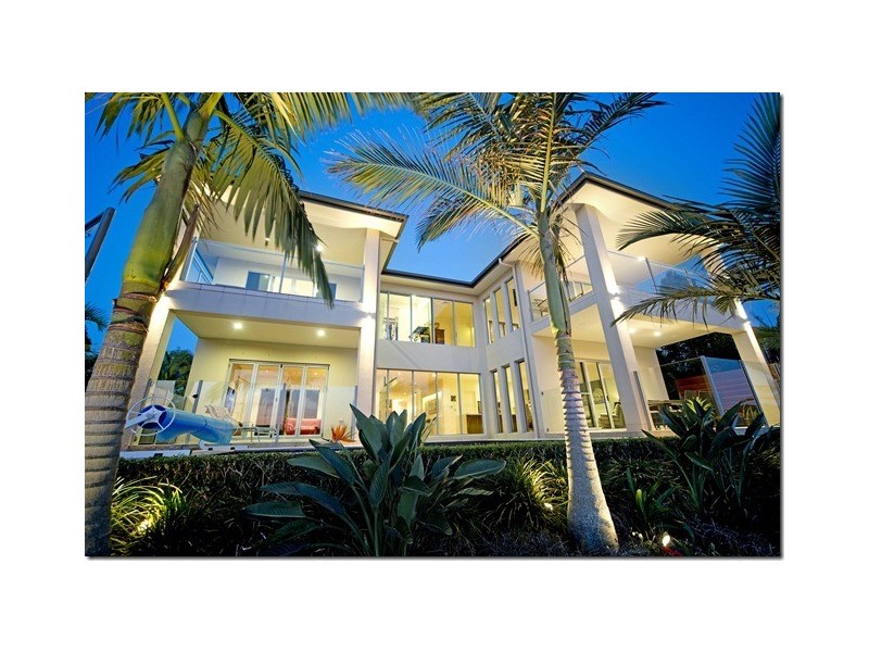 1667 Riverdale Drive, Hope Island QLD 4212