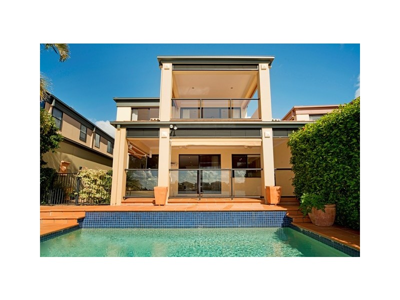 525 Oyster Cove Promenade, Helensvale QLD 4212