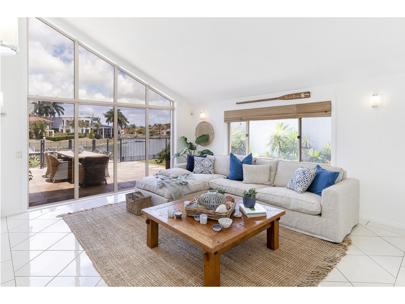 1044 Rosebank Way, Hope Island QLD 4212