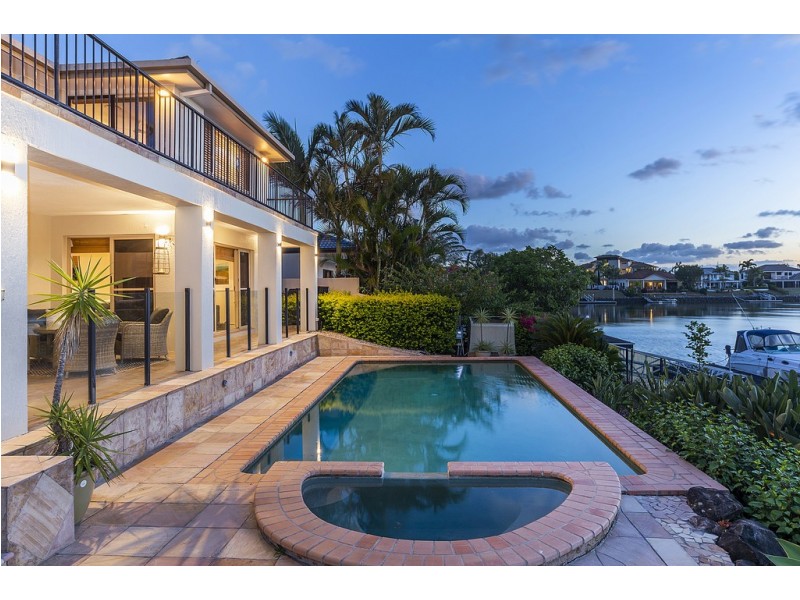 1044 Rosebank Way, Hope Island QLD 4212