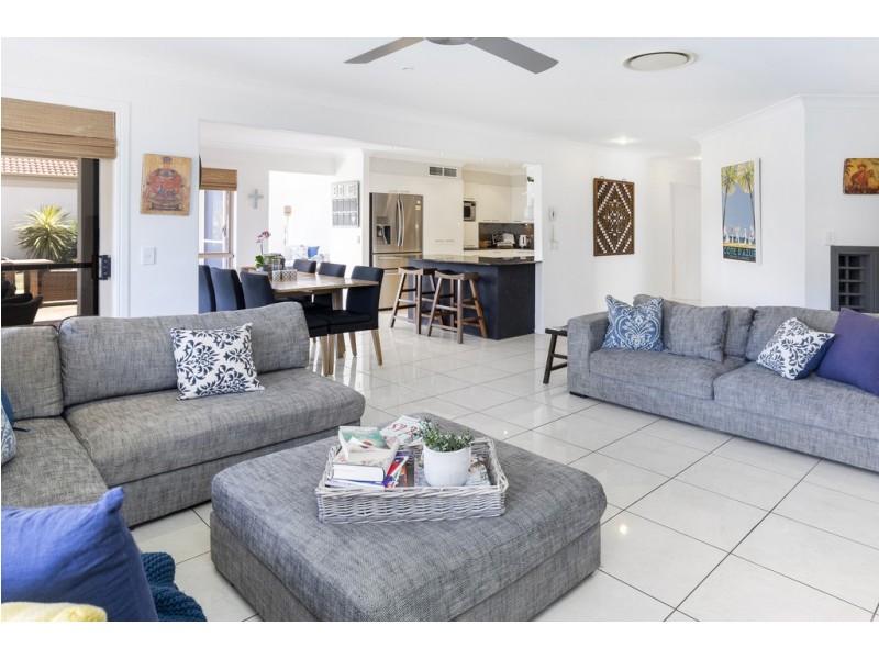 1044 Rosebank Way, Hope Island QLD 4212