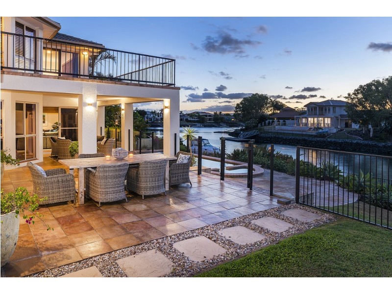 1044 Rosebank Way, Hope Island QLD 4212