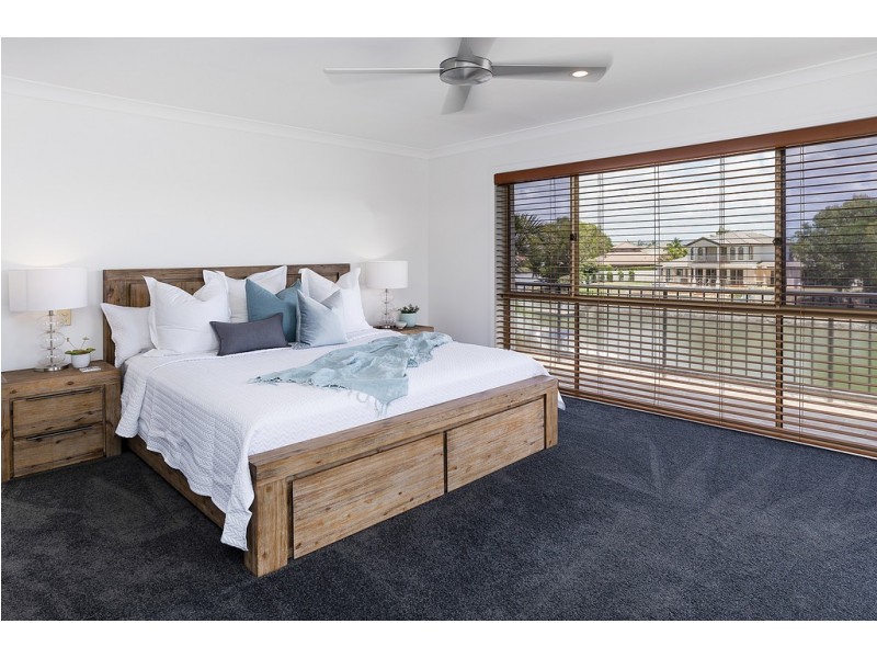 1044 Rosebank Way, Hope Island QLD 4212
