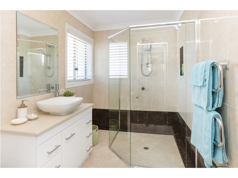 1044 Rosebank Way, Hope Island QLD 4212