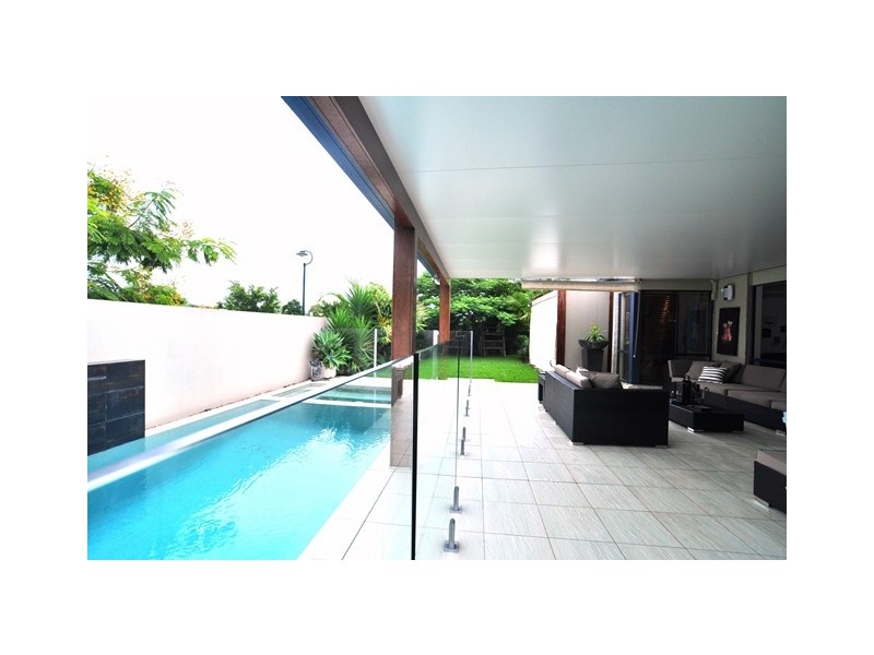 18 Essen Place, Oxenford QLD 4210