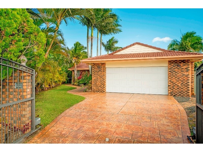 1 Glenwater Crescent, Helensvale QLD 4212