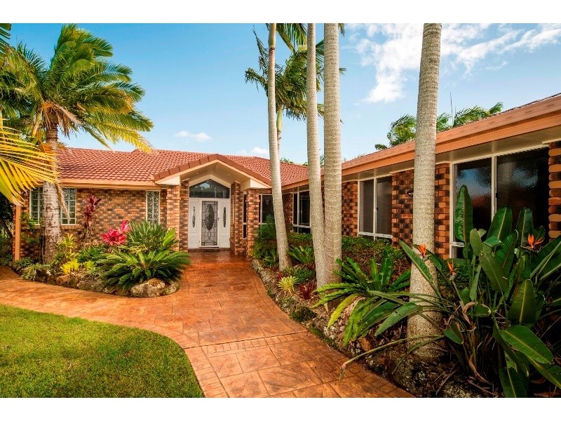 1 Glenwater Crescent, Helensvale QLD 4212