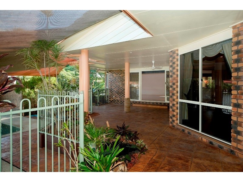 1 Glenwater Crescent, Helensvale QLD 4212