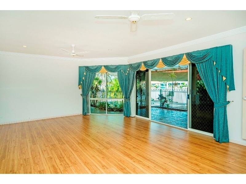 1 Glenwater Crescent, Helensvale QLD 4212