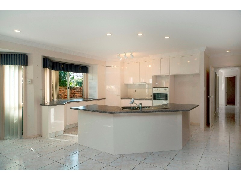 1 Glenwater Crescent, Helensvale QLD 4212