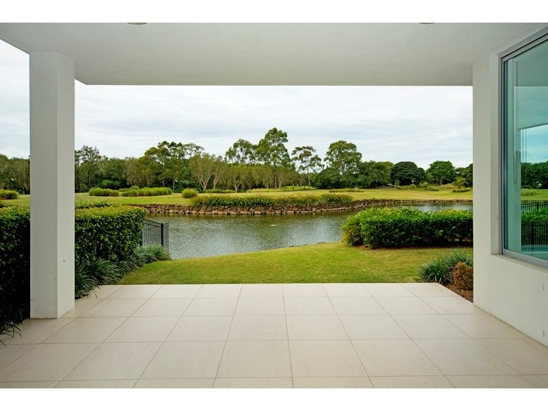 7513 Springfield Drive, Hope Island QLD 4212