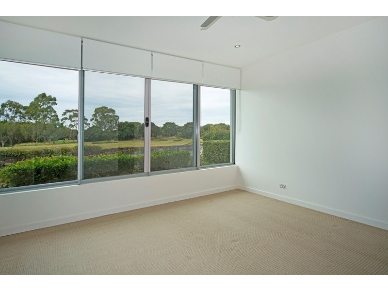 7513 Springfield Drive, Hope Island QLD 4212