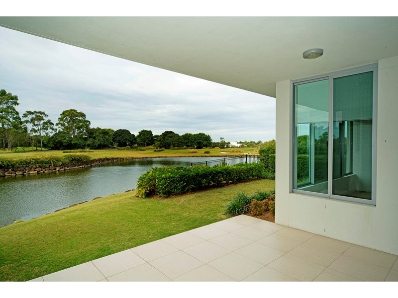 7513 Springfield Drive, Hope Island QLD 4212