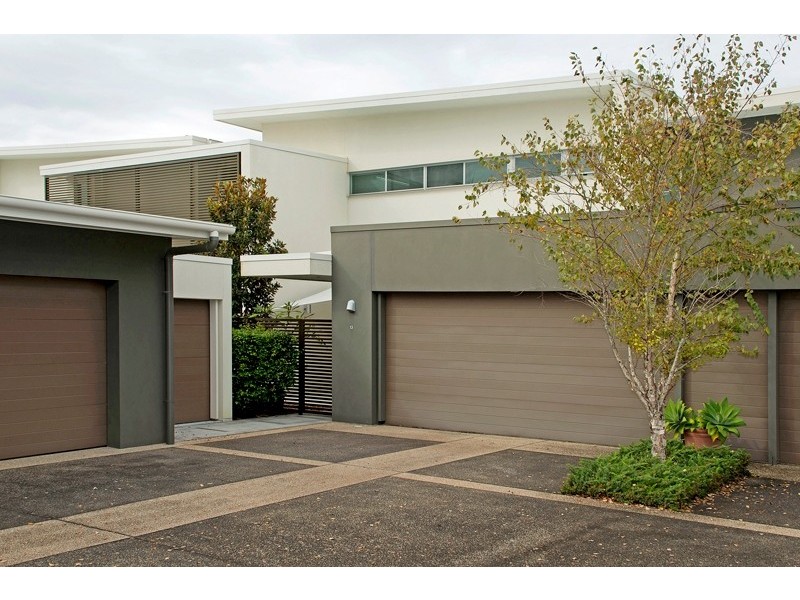 7513 Springfield Drive, Hope Island QLD 4212