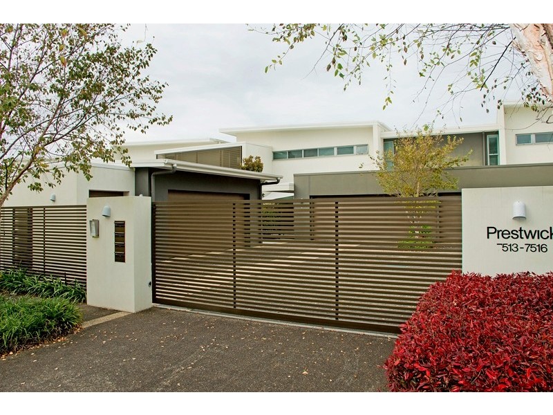 7513 Springfield Drive, Hope Island QLD 4212